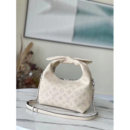 Louis Vuitton Why Knot M20700