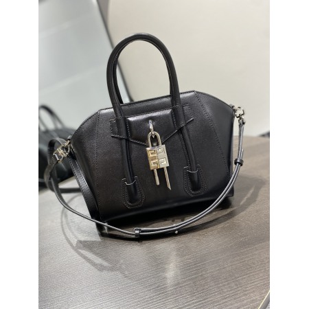 Givenchy Antigona BB50J0B00D-001